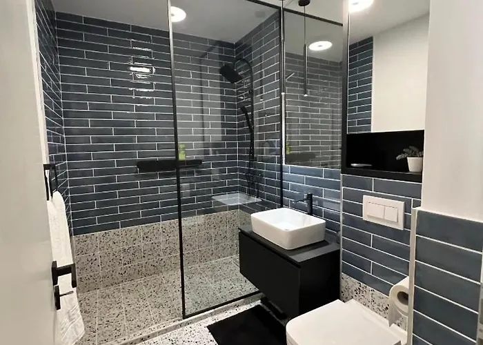 Moderno En El Centro !-checkhostprofile-! Lugo